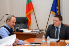 Министър Христо Алексиев се среща с извънредния и пълномощен посланик на Румъния в София Йон Гъля