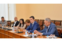 Министър Георги Гвоздейков обсъди с бранша развитието на товарните и автобусни превози 