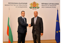 Министър Гвоздейков и грузинският посланик обсъдиха морската и въздушна свързаност между двете страни