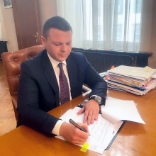 Вицепремиерът Христо Алексиев подписа решението за избор на изпълнител за извършване на полети с вертолети за нуждите на спешната медицинска помощ по въздуха (HEMS)