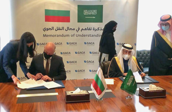 Министър Росен Желязков подписа спогодба за въздушен транспорт с Кралство Саудитска Арабия